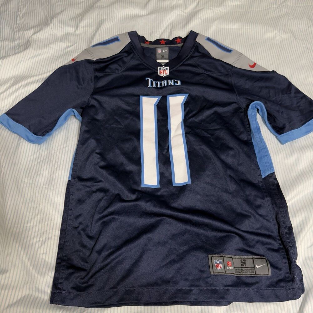 Tennessee Titans Football Jersey Mens Small Navy Blue NFL Nike AJ Brown Eagles
